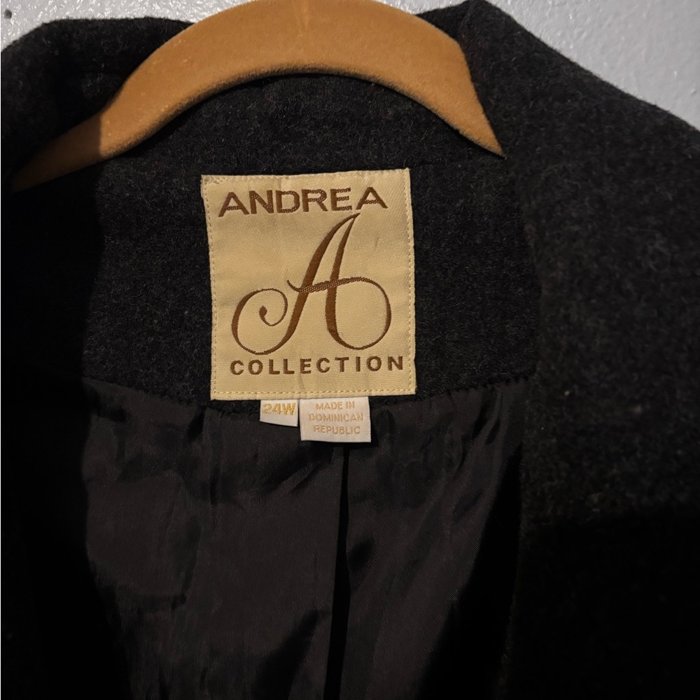Andrea Collection Wool Coat 🧥